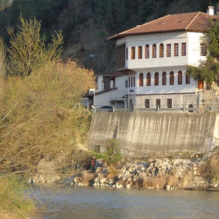 Hotel Demaj Берат Экстерьер фото