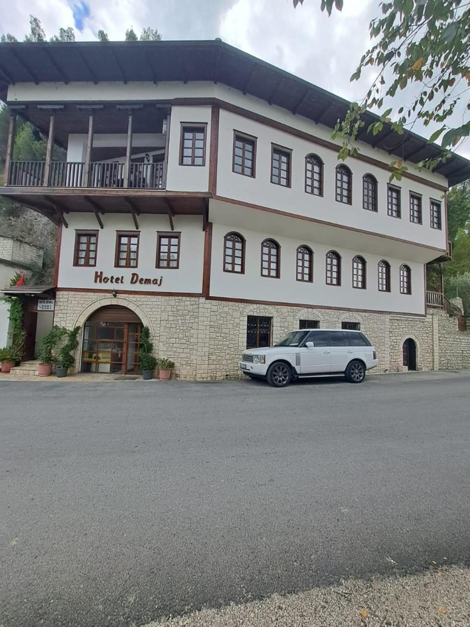 Hotel Demaj Берат Экстерьер фото