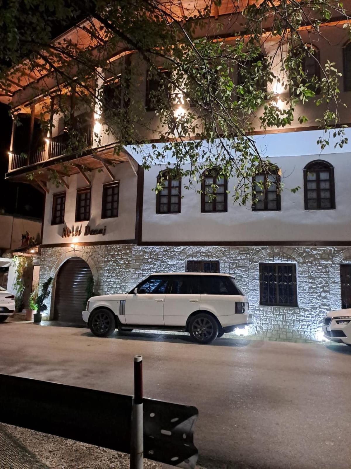 Hotel Demaj Берат Экстерьер фото