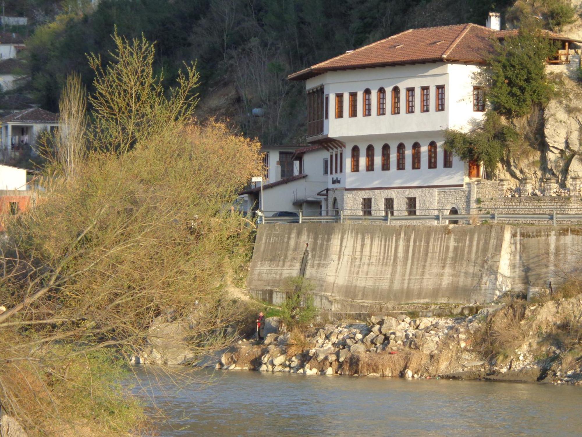 Hotel Demaj Берат Экстерьер фото