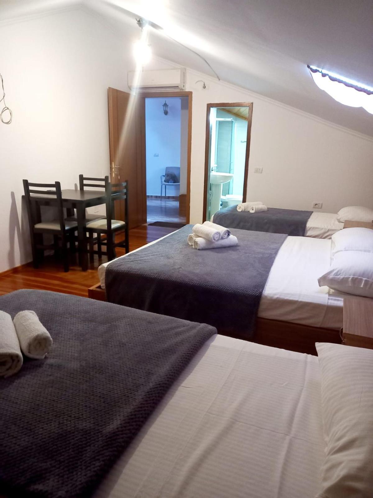 Hotel Demaj Берат Экстерьер фото