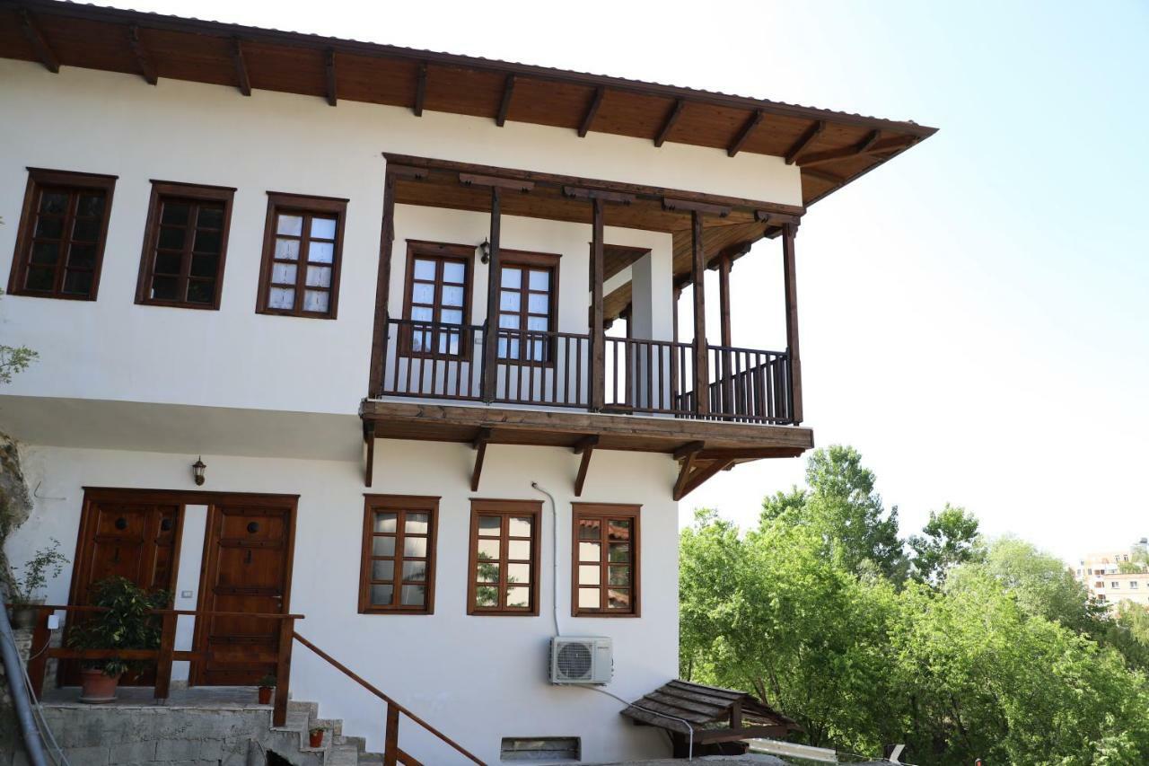 Hotel Demaj Берат Экстерьер фото
