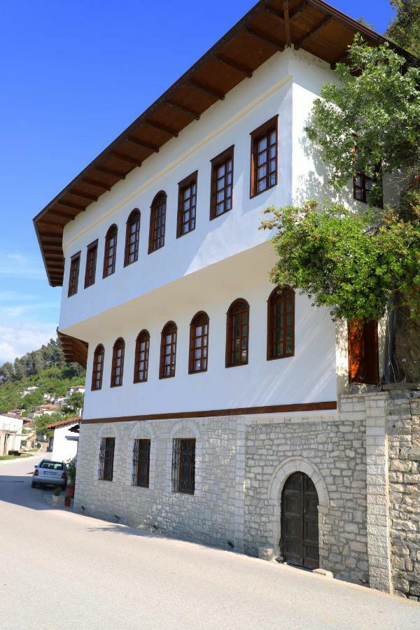 Hotel Demaj Берат Экстерьер фото