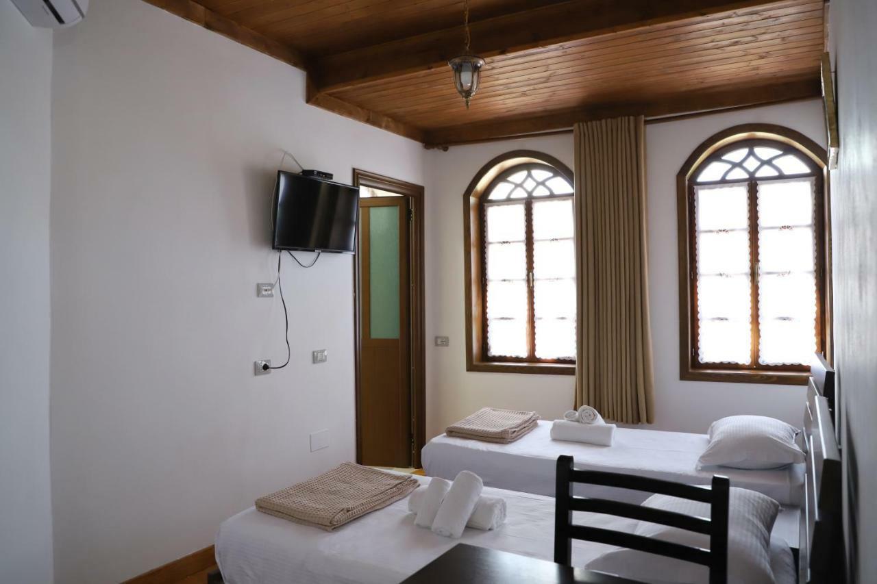 Hotel Demaj Берат Экстерьер фото