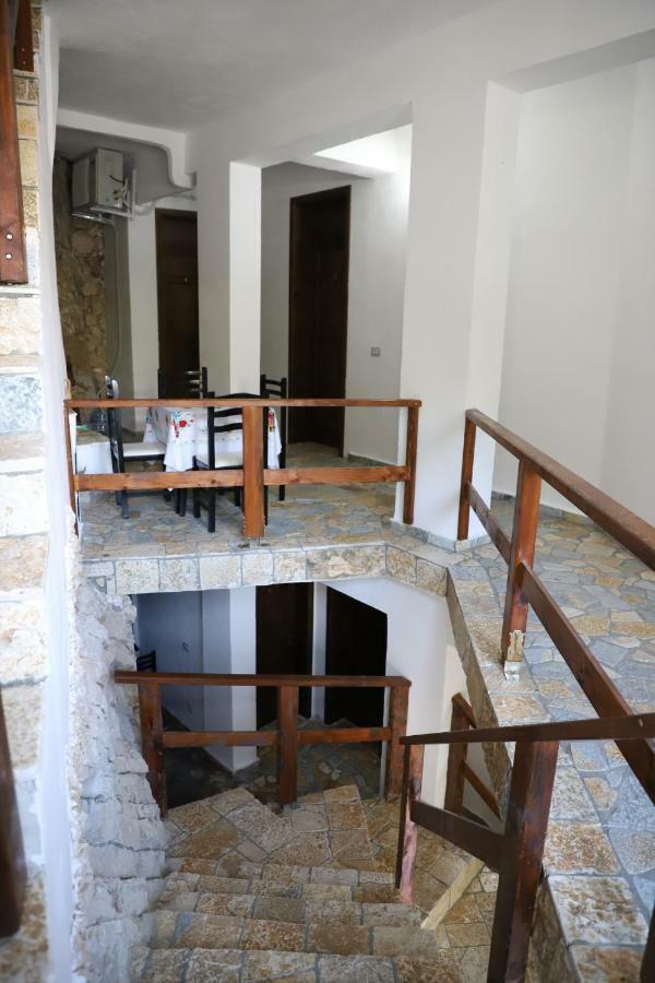 Hotel Demaj Берат Экстерьер фото