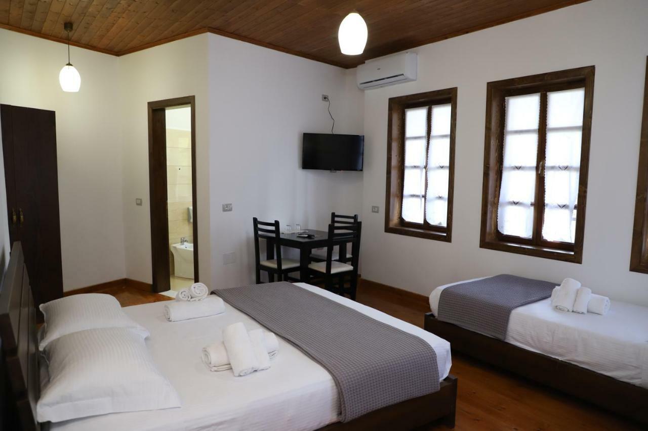 Hotel Demaj Берат Экстерьер фото